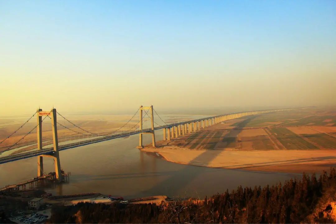 src=http___gss0.baidu.com_-vo3dSag_xI4khGko9WTAnF6hhy_lvpics_h=800_sign=06eb5dadf536afc3110c32658318eb85_a8ec8a13632762d0f2a7b4d2a2ec08fa503dc6c5.jpg&refer=http___gss0.baidu.jpg 图片